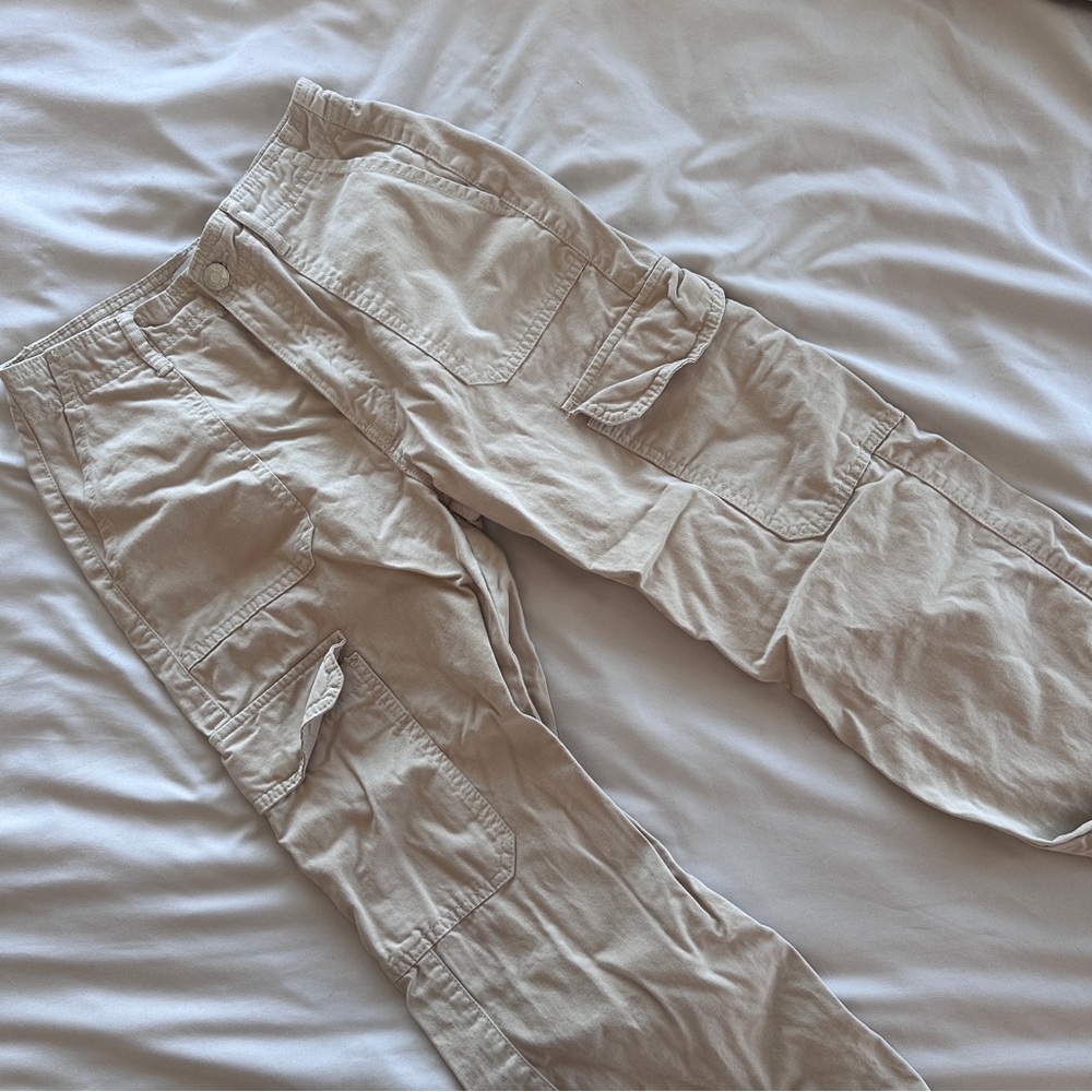 Zara cargos